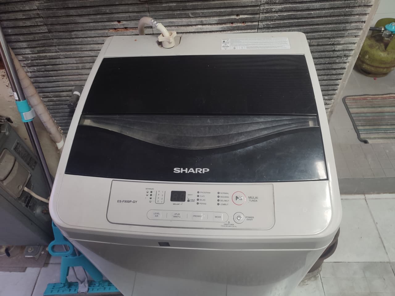 Laundry machine area
